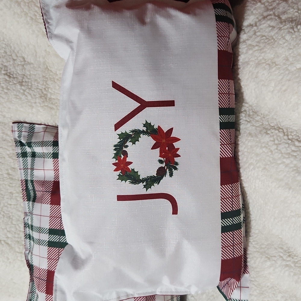 Set Of 3 Matching Pillows - Picture 2 of 6